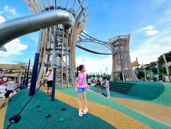 Детская площадка PropNex Family Zone: новое игровое пространство в Сингапуре